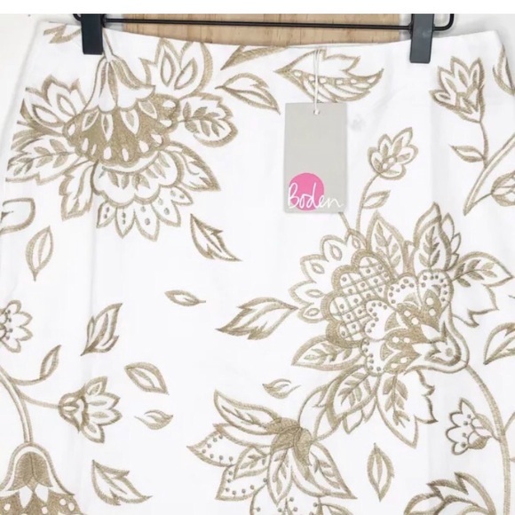 NWT BODEN FUN FLORAL EMBROIDERED WHITE MINI SKIRT - Picture 5 of 8